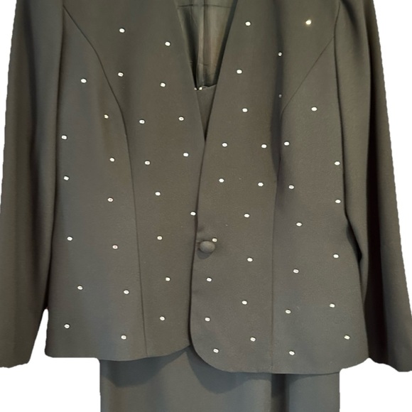 Chic Black Women's Maxi Dress with Jacket - Picture 2 of 15